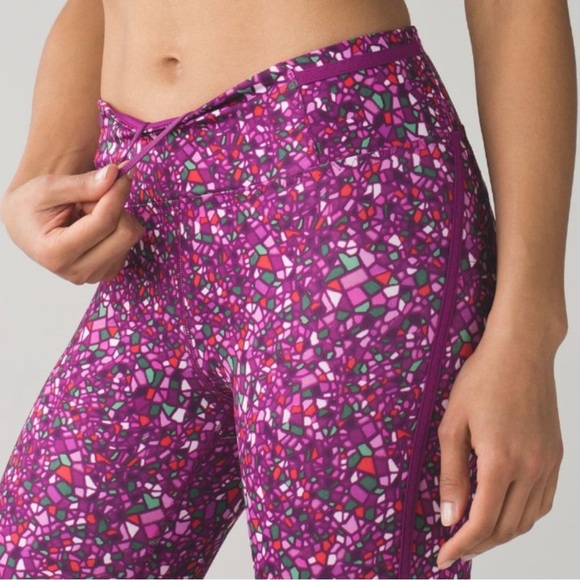 Lululemon Real Quick Crop Leggings Paradise Camo Multi Regal Plum Size 4 - Picture 1 of 10